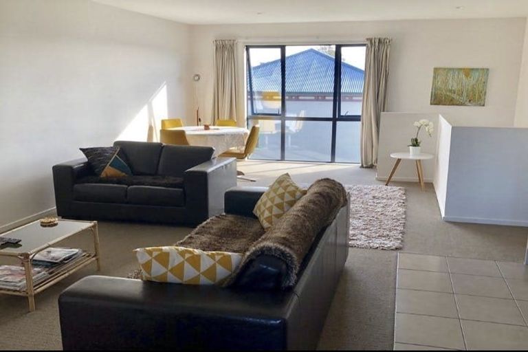 Photo of property in 3/75 Thackeray Place, Waltham, Christchurch, 8023