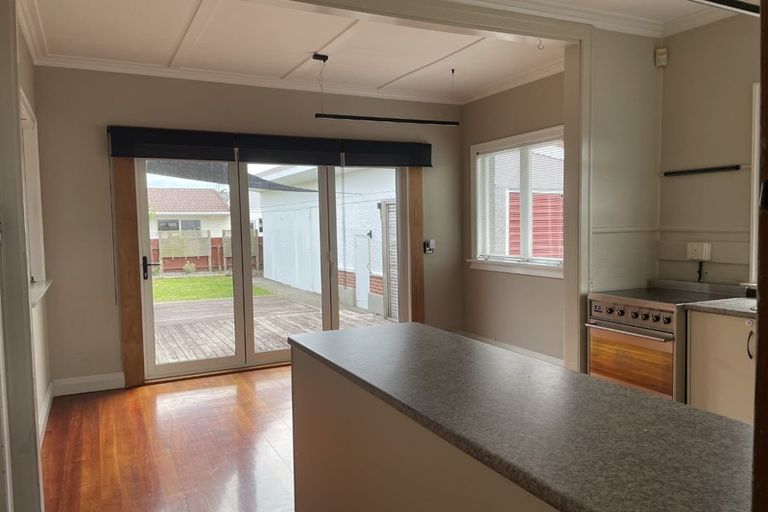 Photo of property in 10 Dinniss Avenue, Regent, Whangarei, 0112
