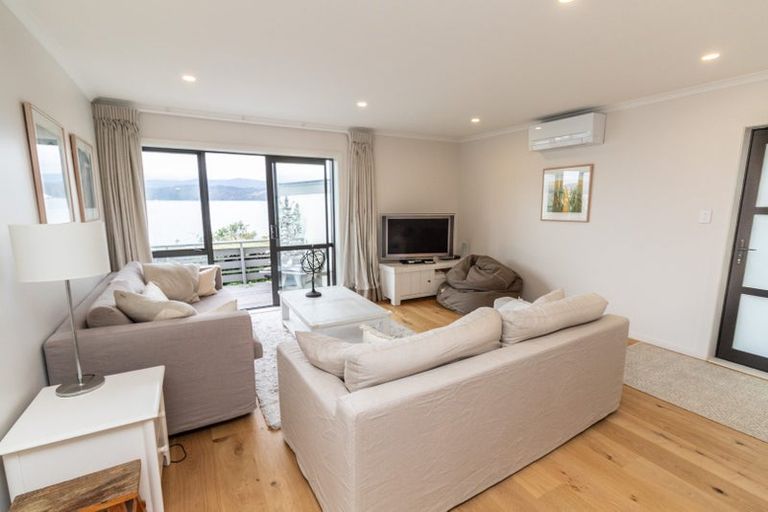 Photo of property in 123 Marine Parade, Seatoun, Wellington, 6022