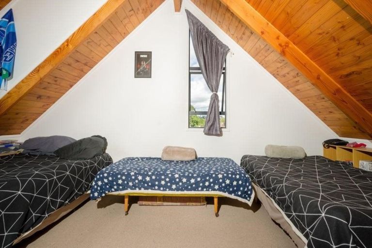 Photo of property in 36 Redlands Grove, Swanson, Auckland, 0612