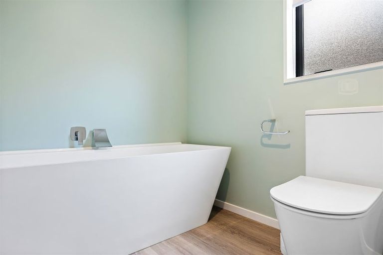 Photo of property in 16 Quinn Crescent, Woodend, 7610