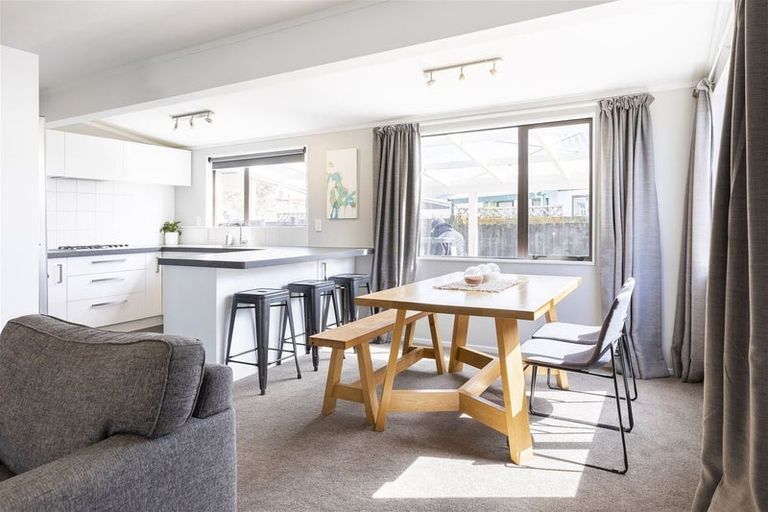 Photo of property in 6a Perrin Place, Kelvin Grove, Palmerston North, 4414