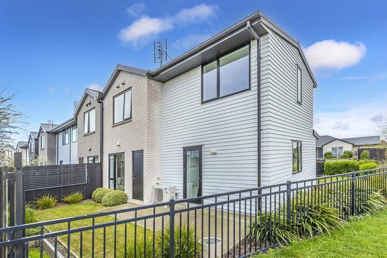 Photo of property in 16 Miromiro Street, Broomfield, Christchurch, 8042