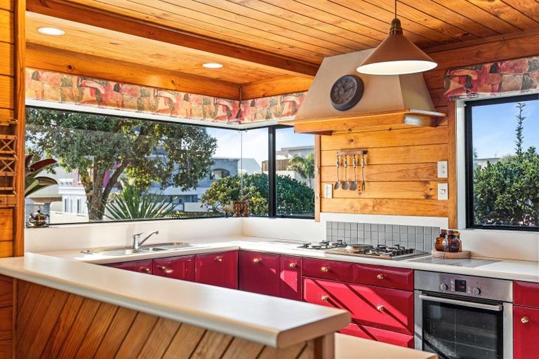 Photo of property in 17 Sunbrae Grove, Mount Maunganui, 3116