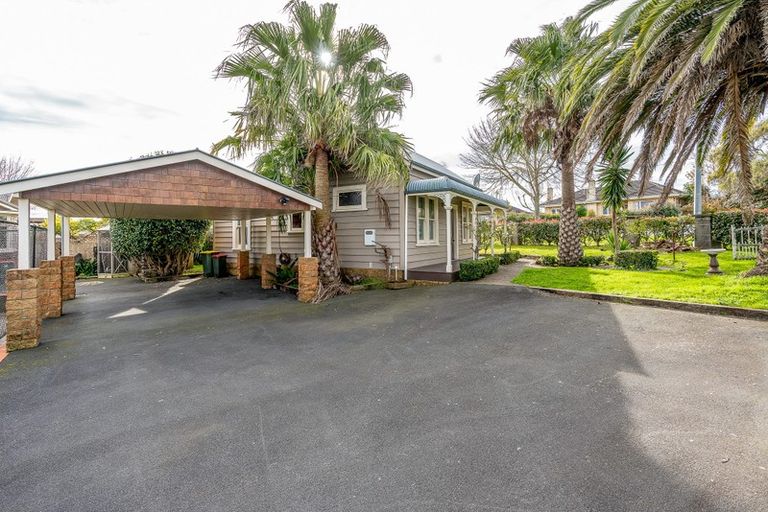 Photo of property in 1 Knighton Road, Hillcrest, Hamilton, 3216