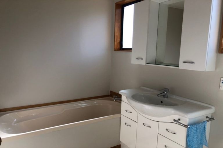 Photo of property in 16 Chestnut Grove, Maungaraki, Lower Hutt, 5010