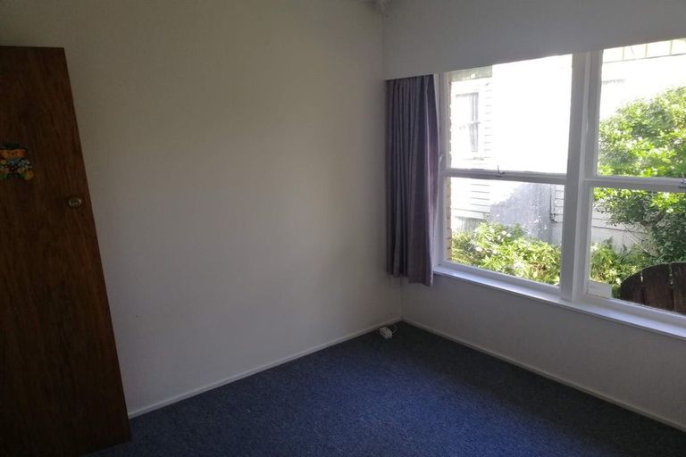 Photo of property in 2/11 Lingfield Street, Glenfield, Auckland, 0629