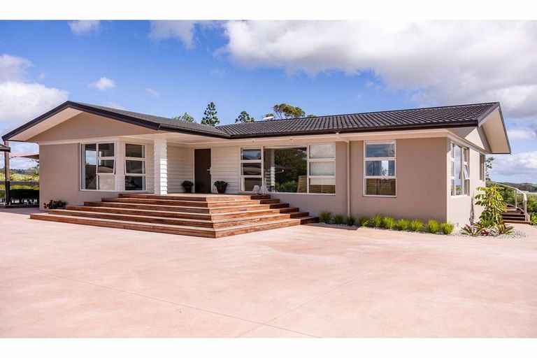 Photo of property in 410 Wiroa Road, Kerikeri, 0293