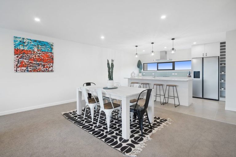 Photo of property in 15 Nanda Way, Khandallah, 6035