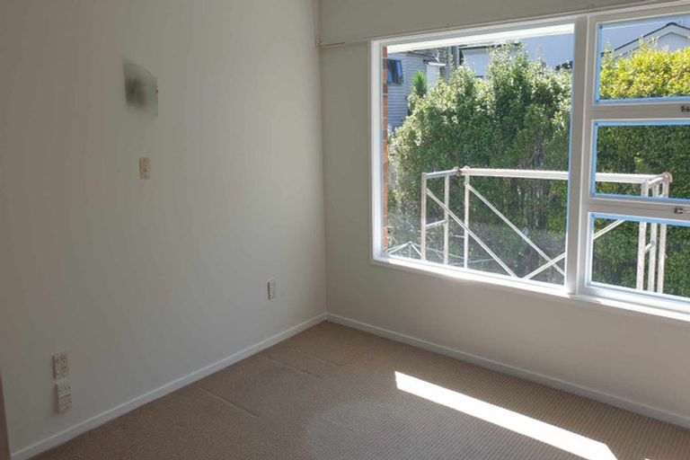 Photo of property in 4/405 Beach Road, Mairangi Bay, Auckland, 0630