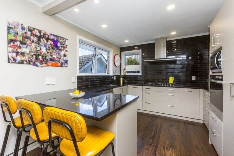 Photo of property in 23 Sunbrae Drive, Silverstream, Upper Hutt, 5019