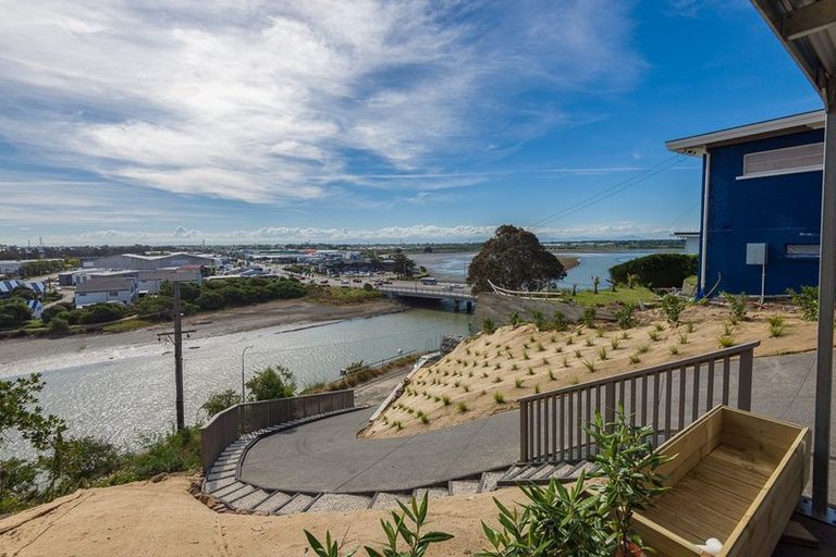 Photo of property in 11 Ferrymead Terrace, Ferrymead, Christchurch, 8081