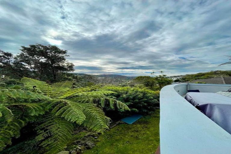 Photo of property in 126 Creswick Terrace, Northland, Wellington, 6012