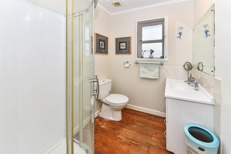 Photo of property in 1/31 Blanes Road, Weymouth, Auckland, 2103