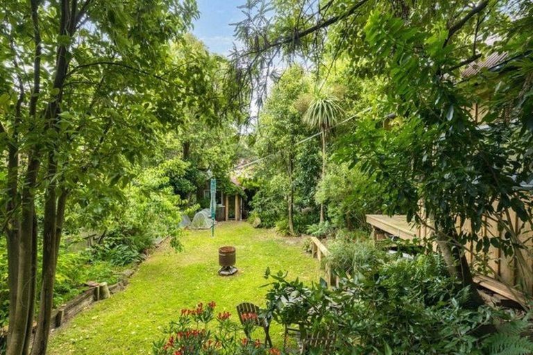 Photo of property in 38 Voelas Road, Lyttelton, 8082