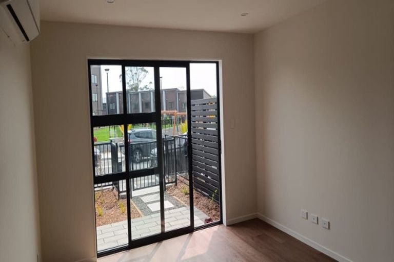 Photo of property in 37 Jabuka Street, Glen Eden, Auckland, 0602