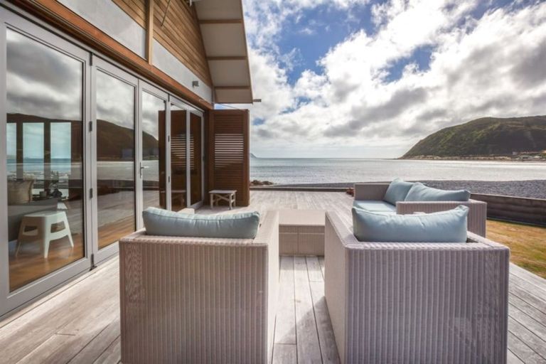 Photo of property in 88 Moana Road, Hongoeka, Porirua, 5026