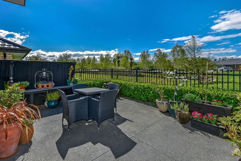 Photo of property in 27 Famille Close, Yaldhurst, Christchurch, 8042