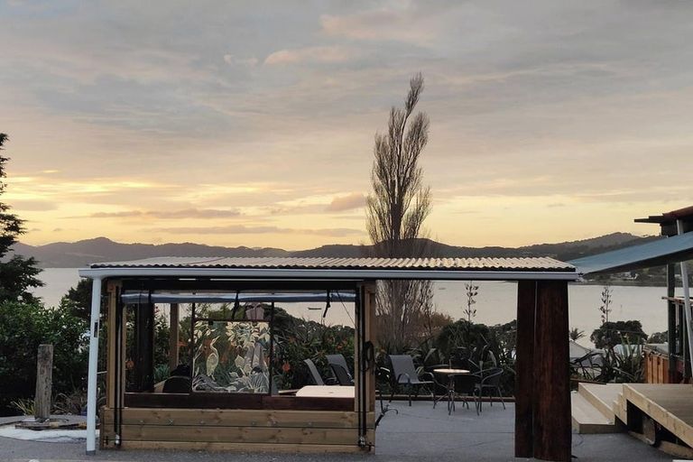 Photo of property in 16 Reotahi Road, Whangarei Heads, Whangarei, 0174