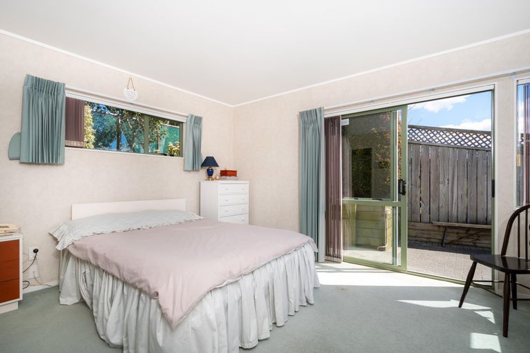 Photo of property in 33 Maurice Borich Place, Henderson, Auckland, 0610