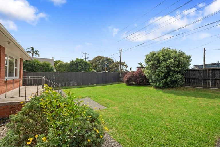 Photo of property in 1/163 Shakespeare Road, Milford, Auckland, 0620