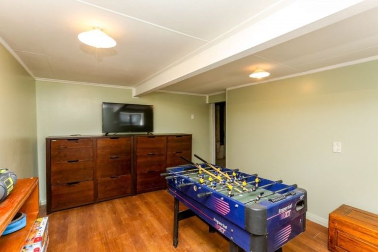 Photo of property in 117 Omata Road, Marfell, New Plymouth, 4310