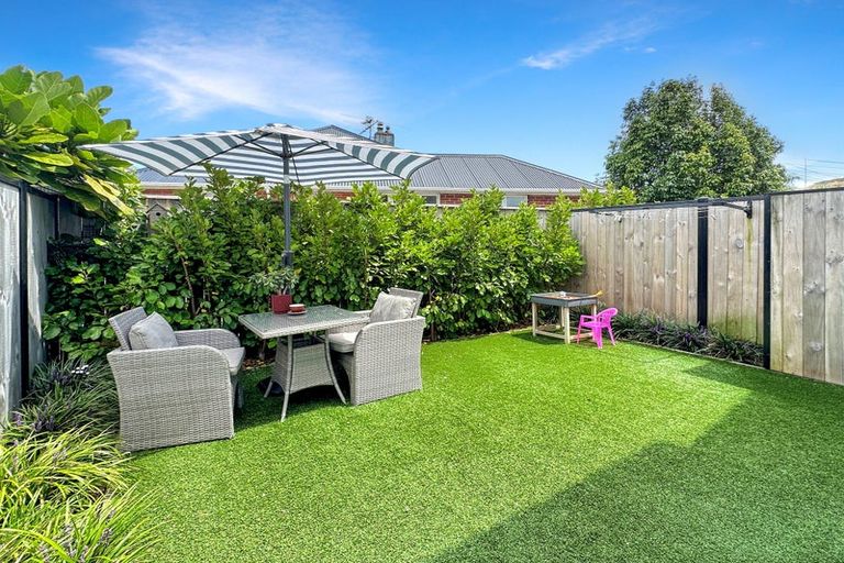 Photo of property in 3/4 Johnston Grove, Taita, Lower Hutt, 5011