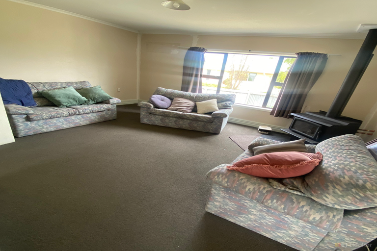 Photo of property in 1 Augustine Street, Waimate, 7924