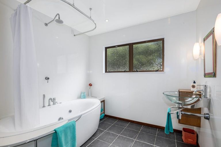 Photo of property in 1/6 Mana Esplanade, Paremata, Porirua, 5026