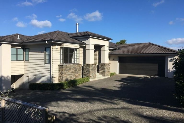Photo of property in 1a Burford Place, Mellons Bay, Auckland, 2014