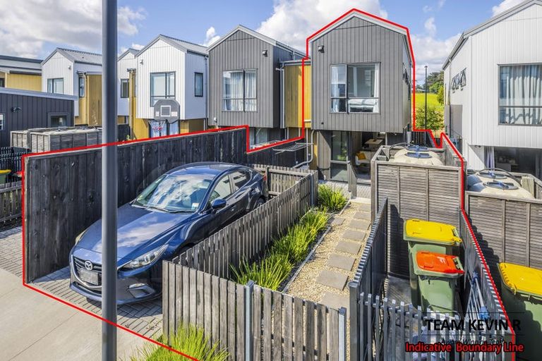 Photo of property in 6 Kapia Road, Westgate, Auckland, 0614