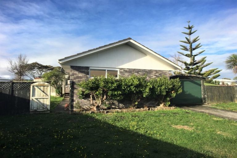 Photo of property in 15 Advocate Place, Randwick Park, Auckland, 2105