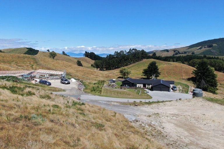 Photo of property in 16 Olsen Place, Kinloch, 3385