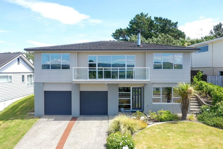 Photo of property in 116 Kahu Road, Paremata, Porirua, 5024