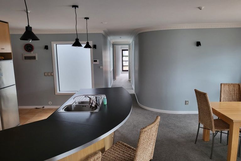 Photo of property in Endeavour Apartments, 5/125 Thorndon Quay, Pipitea, Wellington, 6011