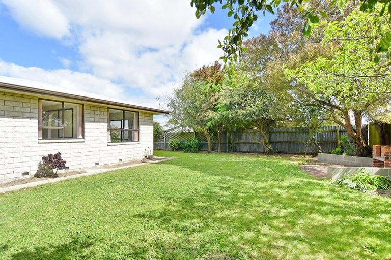 Photo of property in 2/121 Marlow Road, Aranui, Christchurch, 8061