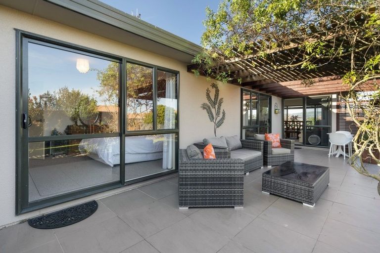 Photo of property in 98 Parnell Heights, Kelvin Grove, Palmerston North, 4414