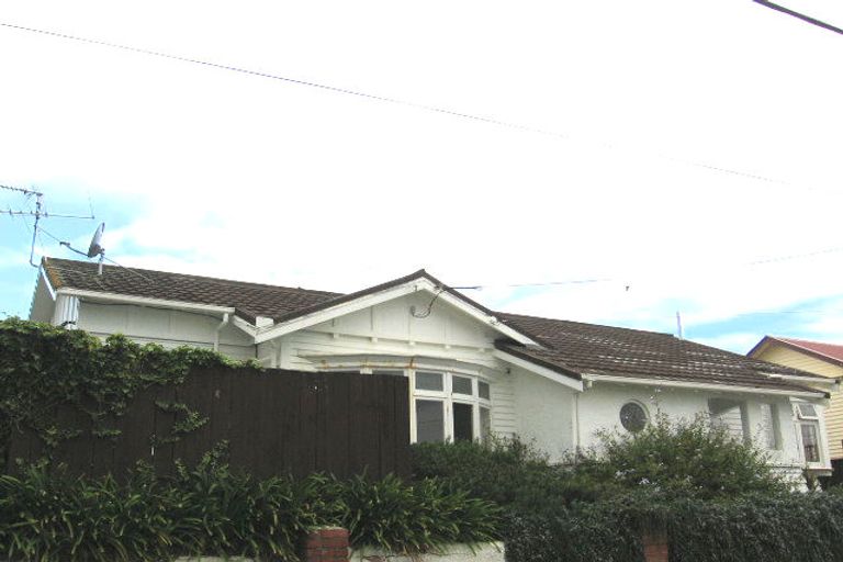 Photo of property in 191 Coutts Street, Rongotai, Wellington, 6022