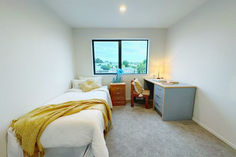 Photo of property in 10d Robert Burke Place, Henderson, Auckland, 0612