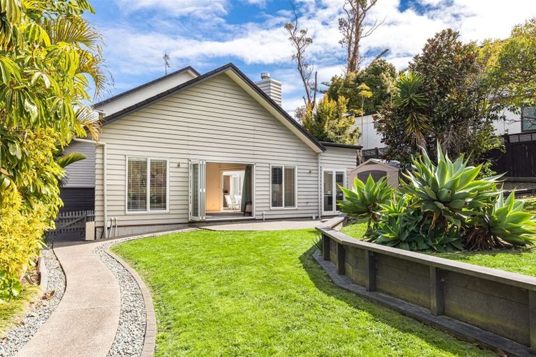 Photo of property in 30c Marine Parade, Mellons Bay, Auckland, 2014