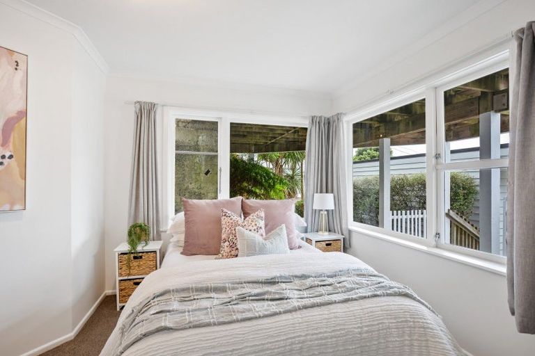 Photo of property in 48 Maida Vale Road, Roseneath, Wellington, 6011