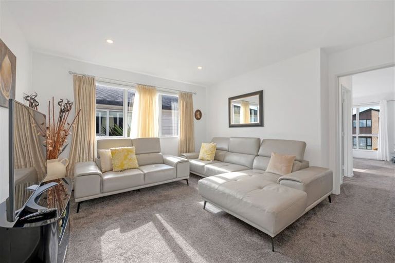 Photo of property in 39 Hikuawa Road, Flat Bush, Auckland, 2019