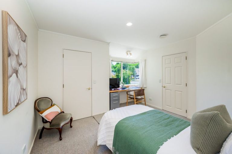 Photo of property in 25 Awanui Drive, Waikanae, 5036