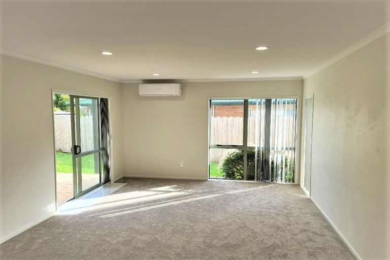 Photo of property in 71 Medvale Avenue, Flat Bush, Auckland, 2019