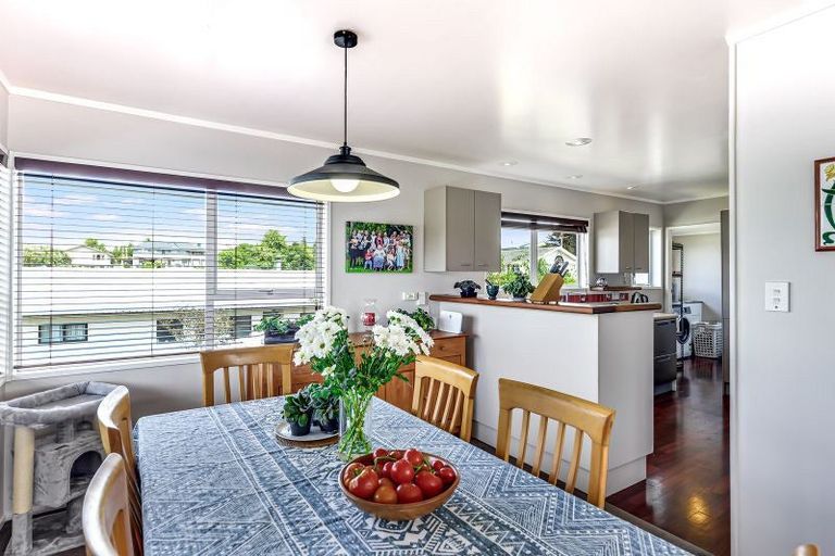 Photo of property in 23 Holloway Place, Forest Lake, Hamilton, 3200