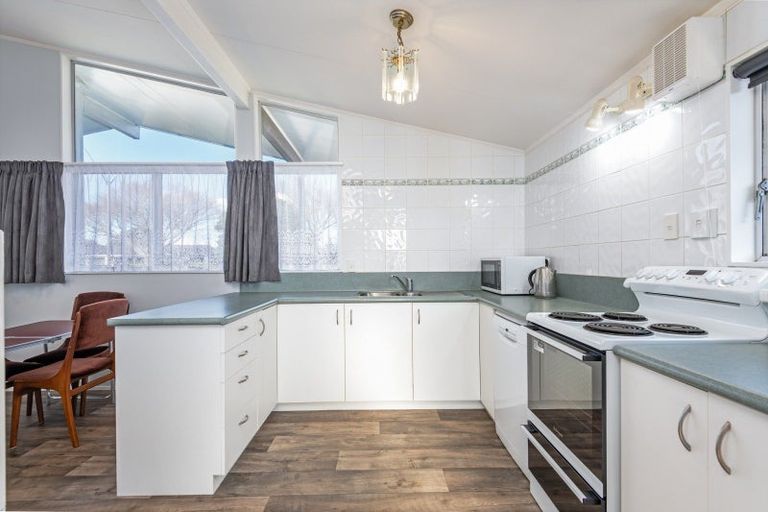 Photo of property in 4 John F Kennedy Drive, Milson, Palmerston North, 4414