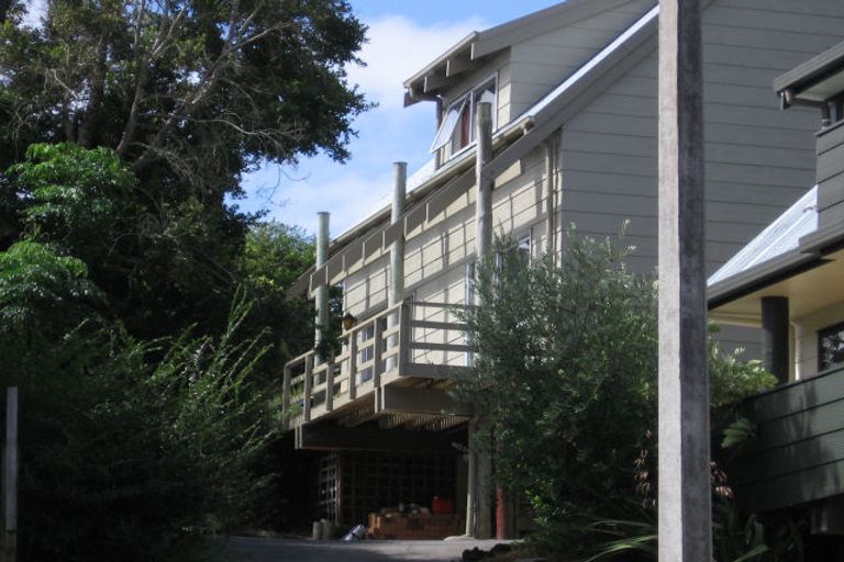 Photo of property in 1/13 Valhalla Drive, Beach Haven, Auckland, 0626