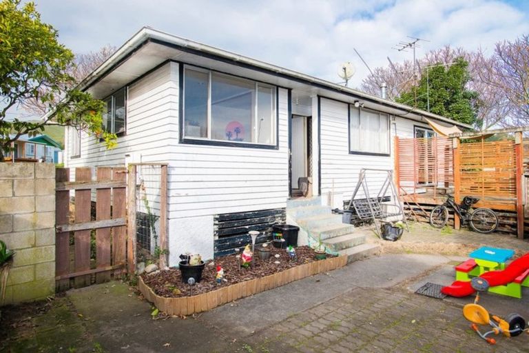 Photo of property in 42 Lyell Road, Outer Kaiti, Gisborne, 4010
