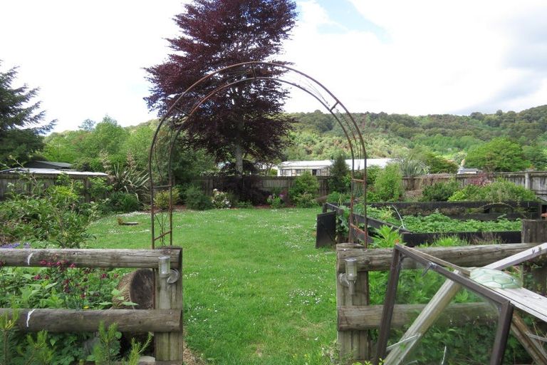 Photo of property in 43 Dick Street, Reefton, 7830