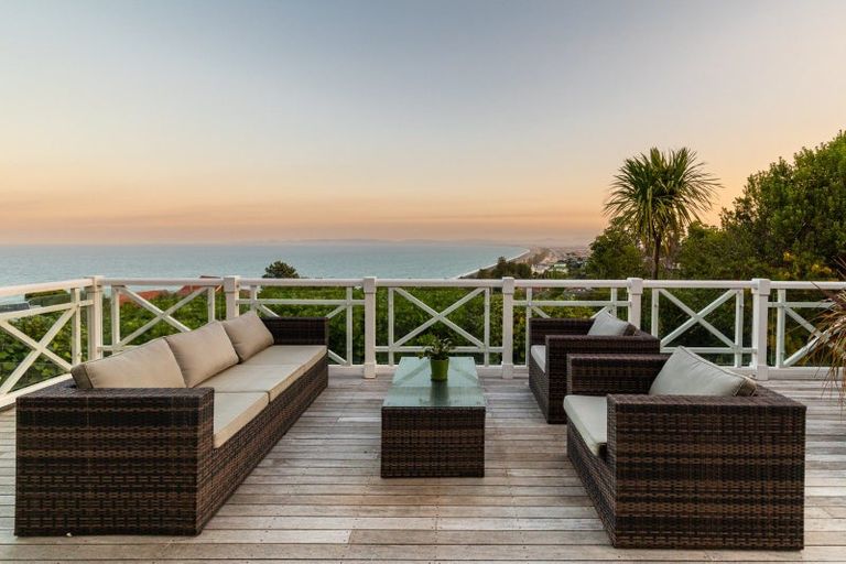 Photo of property in 8 Elizabeth Road, Bluff Hill, Napier, 4110